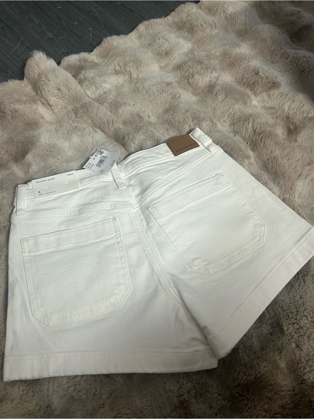 NWT AE White Strigid Relaxed Women's Shorts - Picture 6 of 10